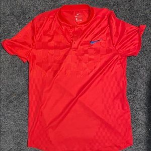 Nike Men’s Dri-fit tennis shirt